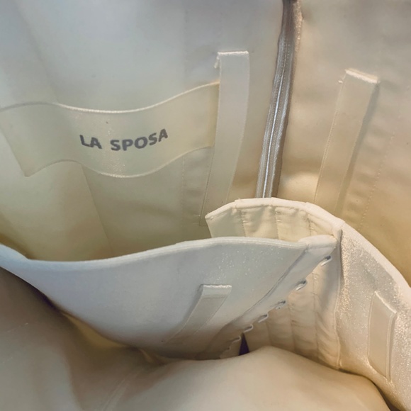 Wedding Dress - Picture 3 of 6